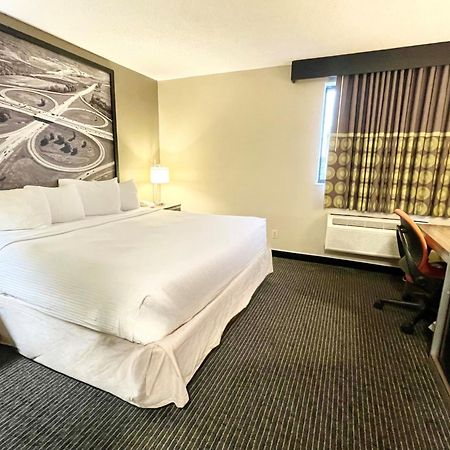 Hotel Super 8 By Wyndham St Charles Saint Charles Zewnętrze zdjęcie