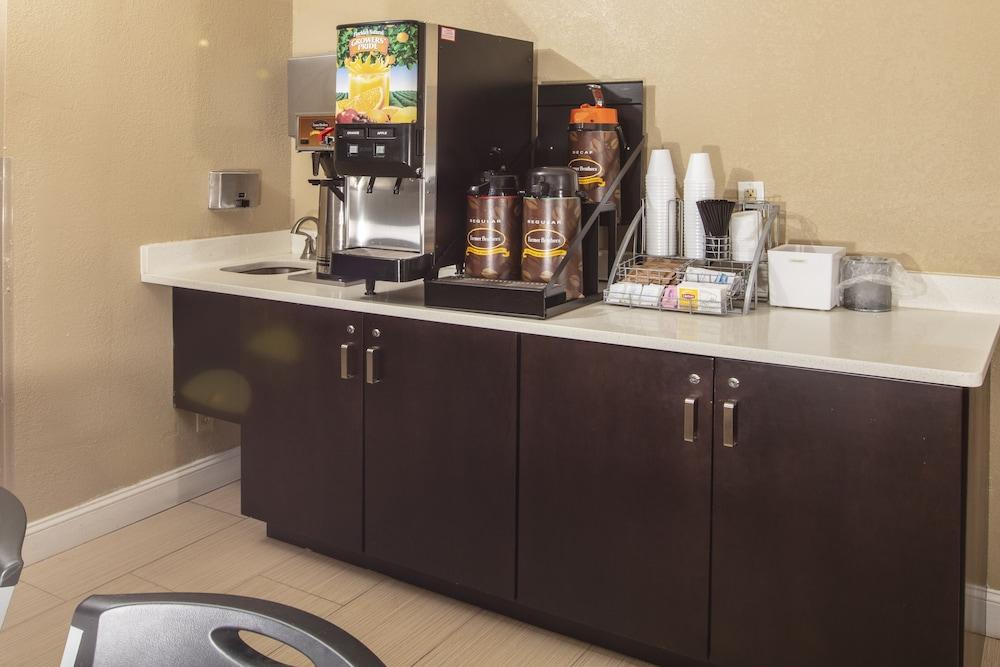 Hotel Super 8 By Wyndham St Charles Saint Charles Zewnętrze zdjęcie