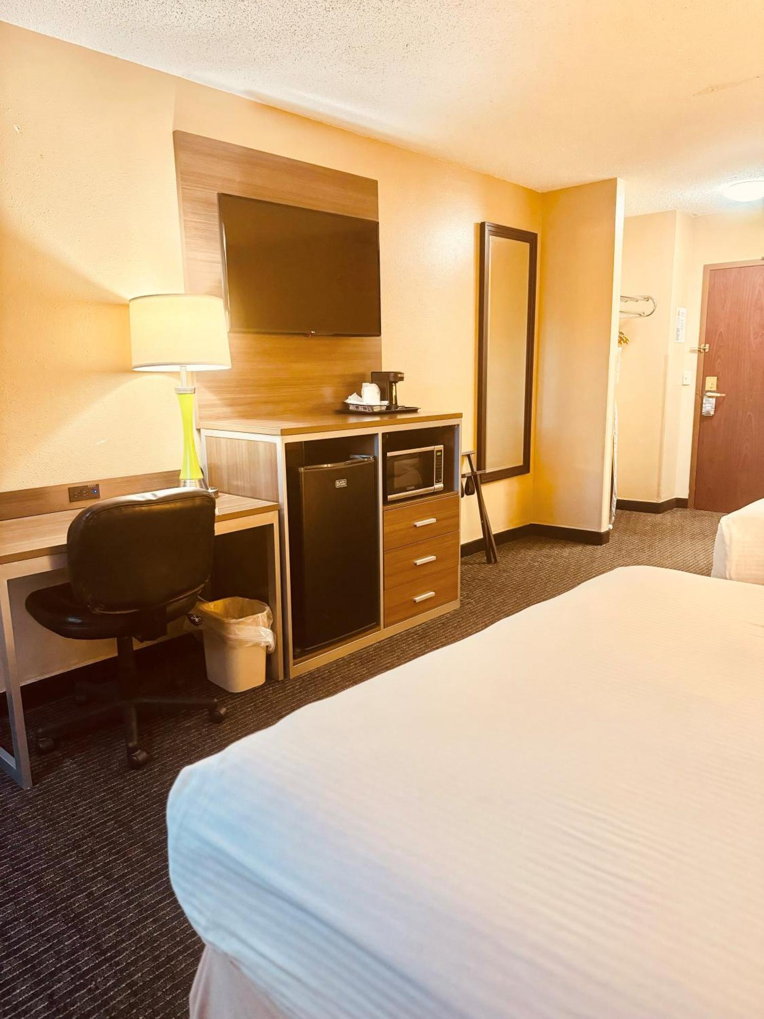 Hotel Super 8 By Wyndham St Charles Saint Charles Zewnętrze zdjęcie